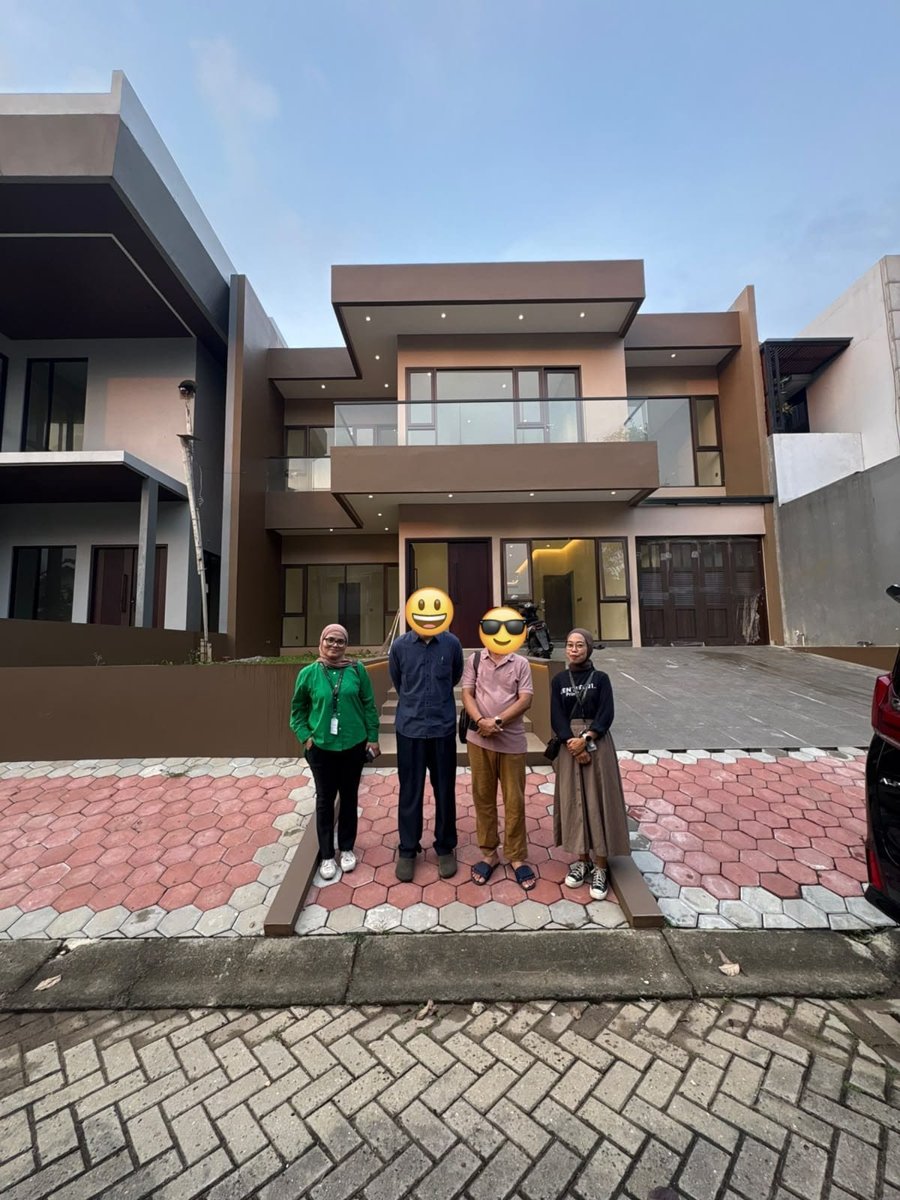 Rumah Mewah Modern di Kebayoran Villas Bintaro — Terjual